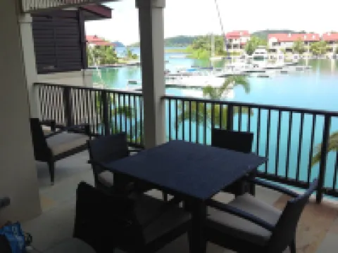 Magnificent sea view accommodation on private island 羅切凱曼酒店