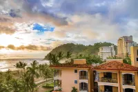 Beach Front with beautiful ocean view 3 beds, 2 baths condo in Jaco Beach