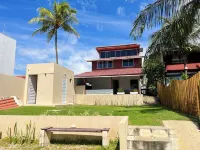 HOUSE WITH 5 ROOMS ALL SUITES TO ACCOMODATE ALL YOUR FAMILY Hotels near Vovó Boboba Plantas e Paisagismo