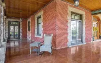 Beautiful 3-bedroom condo just steps from the track and downtown!