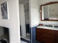 Well-kept apartment with garden, sea view, in a closed, quiet area. Domain, pools, tennis. Hotels in Roquebrune-sur Argens