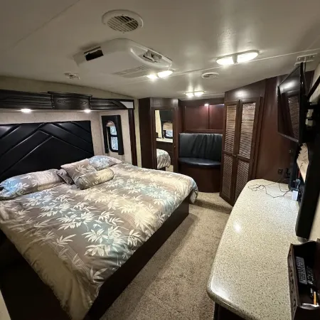 River front relaxation retreat rv on the famous Suwannee river Отели в г. Дикси
