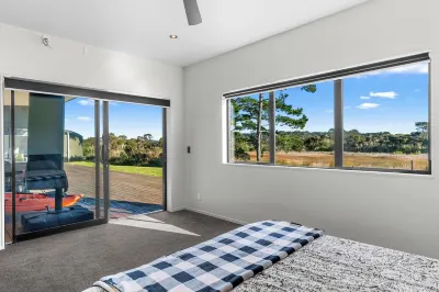 Large Waterfront Mangawhai Holiday Home Enjoy the Beaches Hoteles cerca de Mangawhai Sand Dune