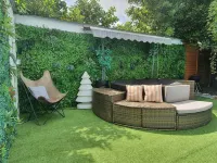 Beautiful architect-designed house with swimming pool, sauna, hammam...