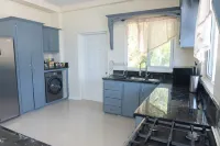 2 Bed 2 Bath House,Whale Watching /2Mins from Ferry Terminal/15Mins to RodneyBay