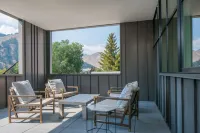 Luxury 3 Bedroom Condo Amazing Views & Unbeatable Downtown Location