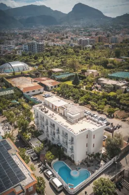 Hotel la Pergola Hotel dekat S. Agnello