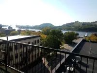 Fantastic Penthouse Downtown Grand Haven! Harbor Front Views! Walk Everywhere!