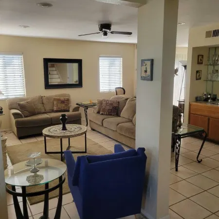 Charming 3-bedroom Condo w/ Patio - Cal Tech Area