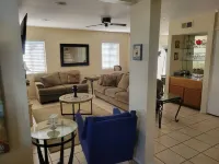 Charming 3-bedroom Condo w/ Patio - Cal Tech Area - 홈스테이