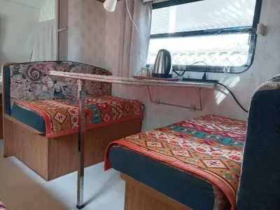 East Burnaby RV trailer, close to amenities