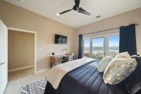 Lake Travis Chic with MILES of views and Awesome amenities