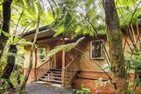 Charming 2-bedroom lodge in beautiful Volcano with Hot Tub