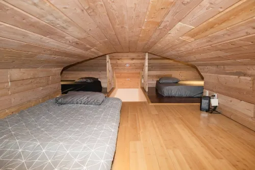 Beautiful quiet space located in the heart of Merritt suburbs.