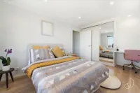 Stunning 4-Bedroom Home with Breath-taking Gold Coast City Views!