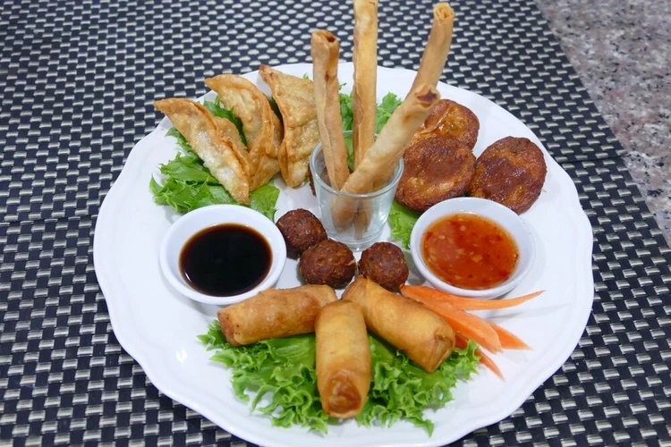 รูปภาพของ2 Bedrooms Villa, in Zen Tropical Garden.Swimming pool; Jacuzzi. Beach 500m.