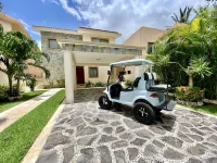 Private luxury 4 bedroom villa with pool - walking distance to beach and marina! Hotels near Chapel San José Puerto Maya