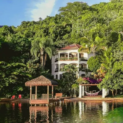 Luxurious beach house in the natural park of Costa da Lagoa Các khách sạn ở Lagoa da Conceição