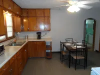 1950's Retro Ranch. Conveniently located off Highway 281 Hotel a Grand Island