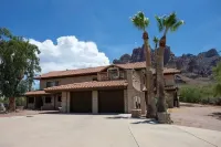 Superstition Mountains Apache Junction - sleeps 16
