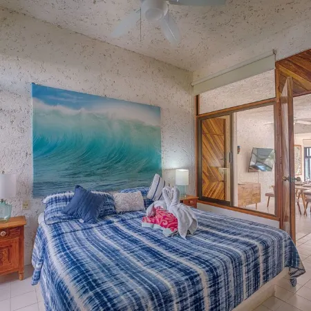 Amazing View Oceanfront with 2 pools, Daily Housekeeping