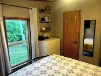 Spacious cabin right on the lake, perfect for your next family vacation!