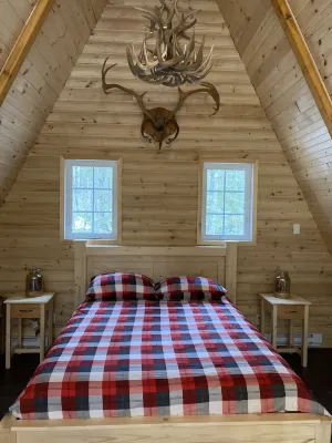 Magnifique Chalet A-frame au Bord de la Riviere St-maurice