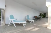 Villa del Manzano, Complete villa with pool just 15 minutes from Seville
