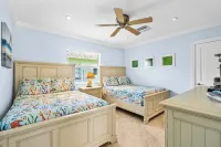 Booking for January 2027 Delray 1 Blk to Ocean Free Wifi, Free Parking &Htd Pool - 2 tähden