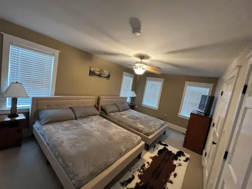 Beachside Bliss: Modern Comfort Steps from Scenic Trails, Sleeps 10!