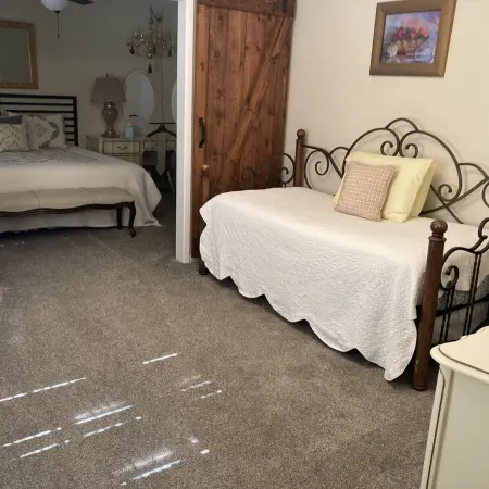 BestStays@Queen Bee Cozy for couples and small families
