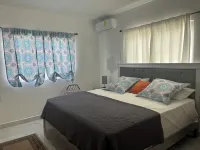 Vibrant 2 story 3 BR/2.5 BT Villa, Near Downt PC, 15 mnts to airport, Pool & BBQ Hotels in 