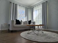 Newly renovated home in the heart of Cochrane close to lake and downtown Hotels in Cochrane