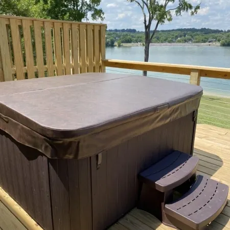 Lake front cabin on main channel Douglass Lake Great for families