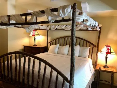 NEW - Historic Landmark log cabin on Merced River<br>