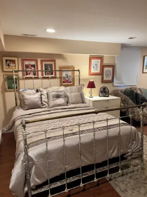 Charming 1-Bedroom Spacious Basement Close to DC - Pets Allowed. - 2-Star
