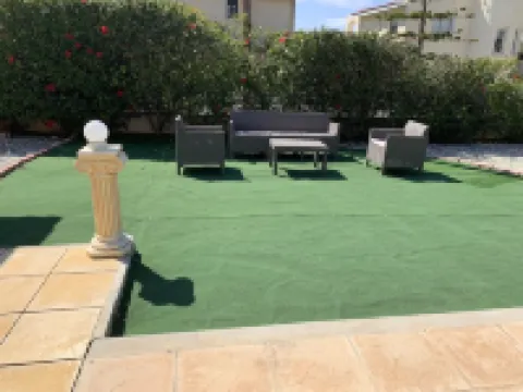 Spacious 3 bed Villa In  Coral Bay, Double Plot, Covered Outside Dining のホテル