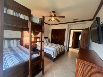 Ocean front 3 bed/2bath in Los Suenos Resort overlooking Herradura Bay Sleeps 8