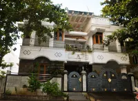 2-bedroom Villa/  Apartment/ Homestay in Chennai with WiFi, AC and Kitchen!