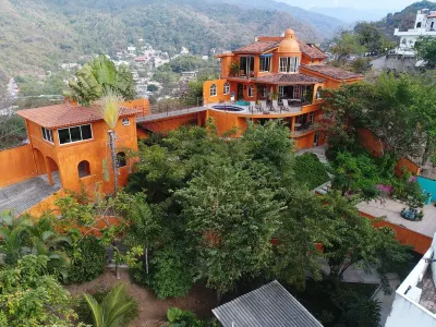 Orange Sunsets, Ocean Views, Lush Landscape, Total Privacy Hotels in 