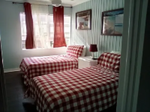 "We Make Your Stay In The Bahamas Both Comfortable and Affordable" Hotel a 