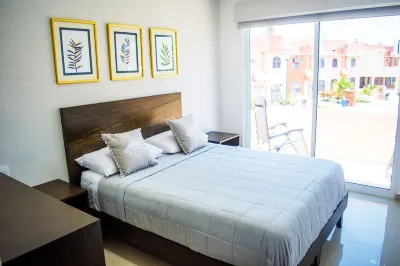 Pool view, Steps from Beach...Brand New Hotels in Cerritos