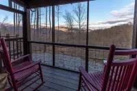 Lazy Bear Cabin with Gameroom access