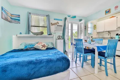 Beachside studio steps to the beach Hotels near St. Pete Beach