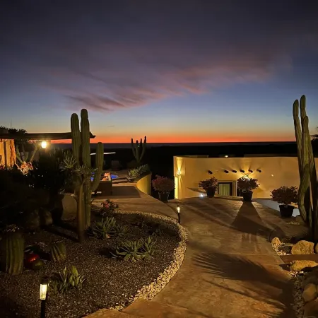 Casa Del Mar - Santa Fe Inspired Home With Gracious Mediterranean Style Living