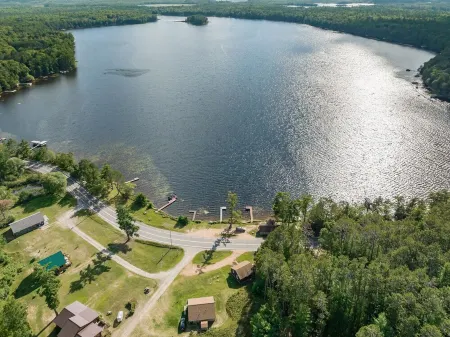 Neat and Clean Cottage on Virgin Lake... Pier Included!