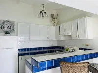 Nice and cozy ocean front studio with private terrace. Short walk to beaches.