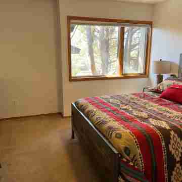 Modern Southwest Gem - Perfectly Placed for peace and play Rooms