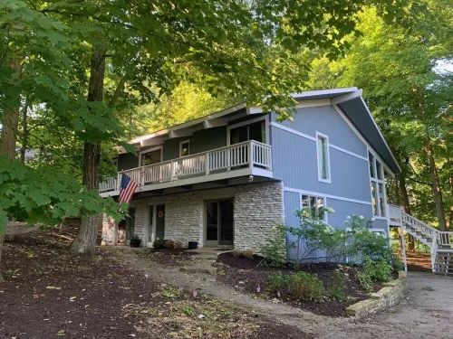 4 Bedroom 3 Bath Spacious House on Golf Course blocks from the Beach!