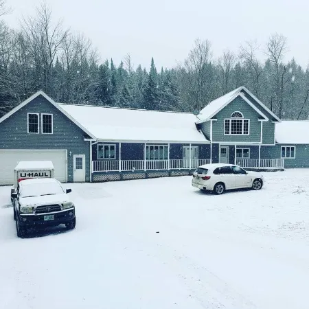 Jay River Front Three Bedroom. 2 miles to Jay Peak